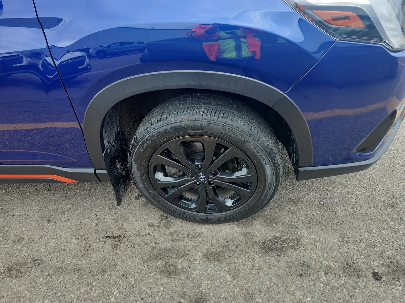 Right Front Wheel/Tire Photo