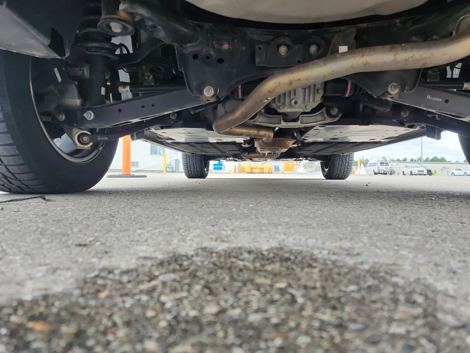 Undercarriage - Rear Photo
