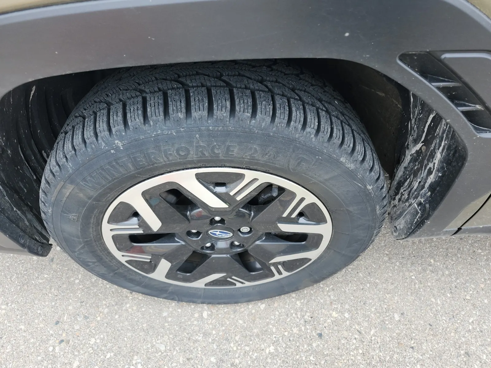 Front driver wheel/tire photo