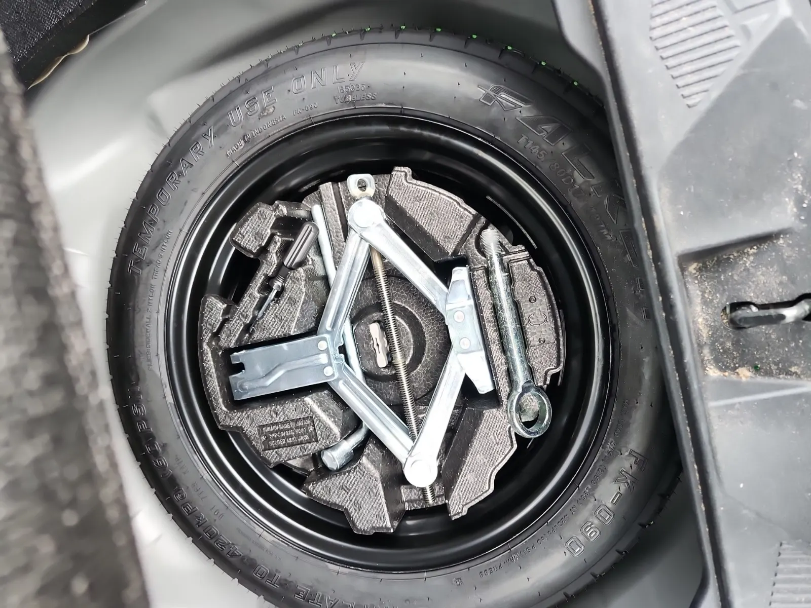 Spare Tire & Wheel Photo