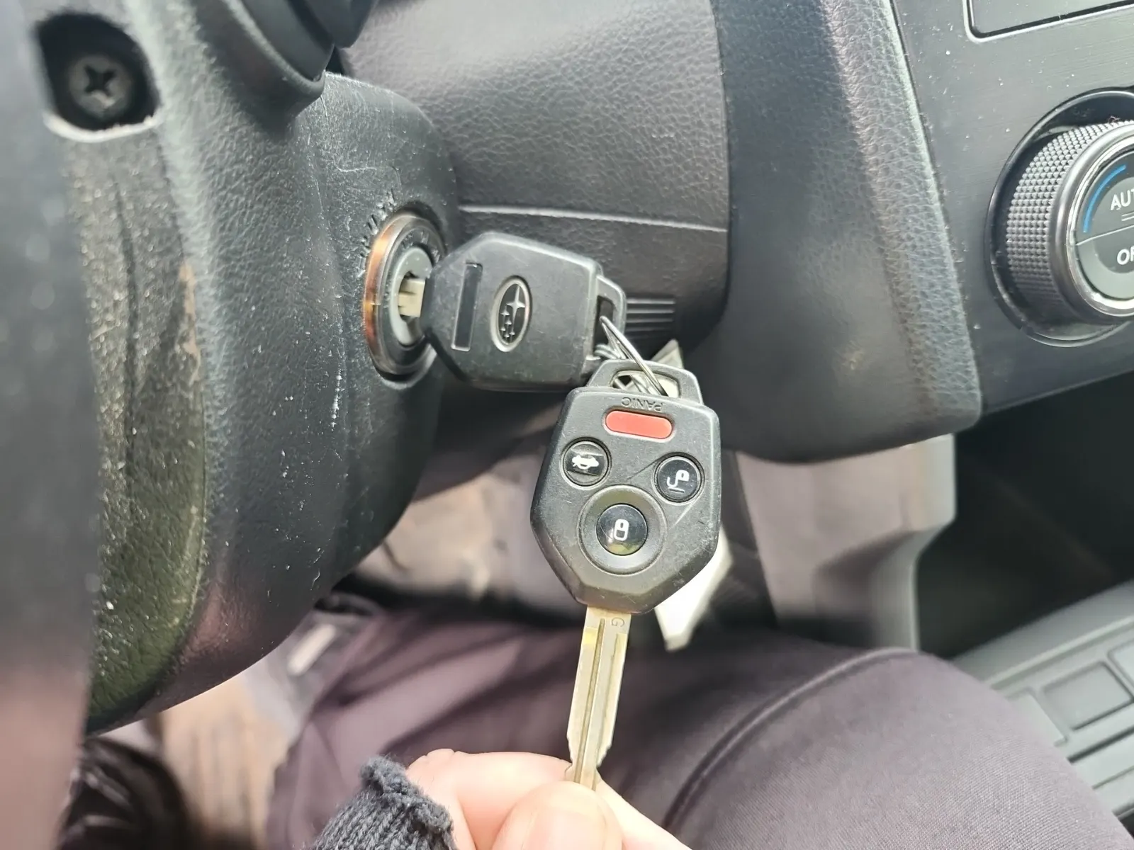 Keys/Fobs/Manual Photo