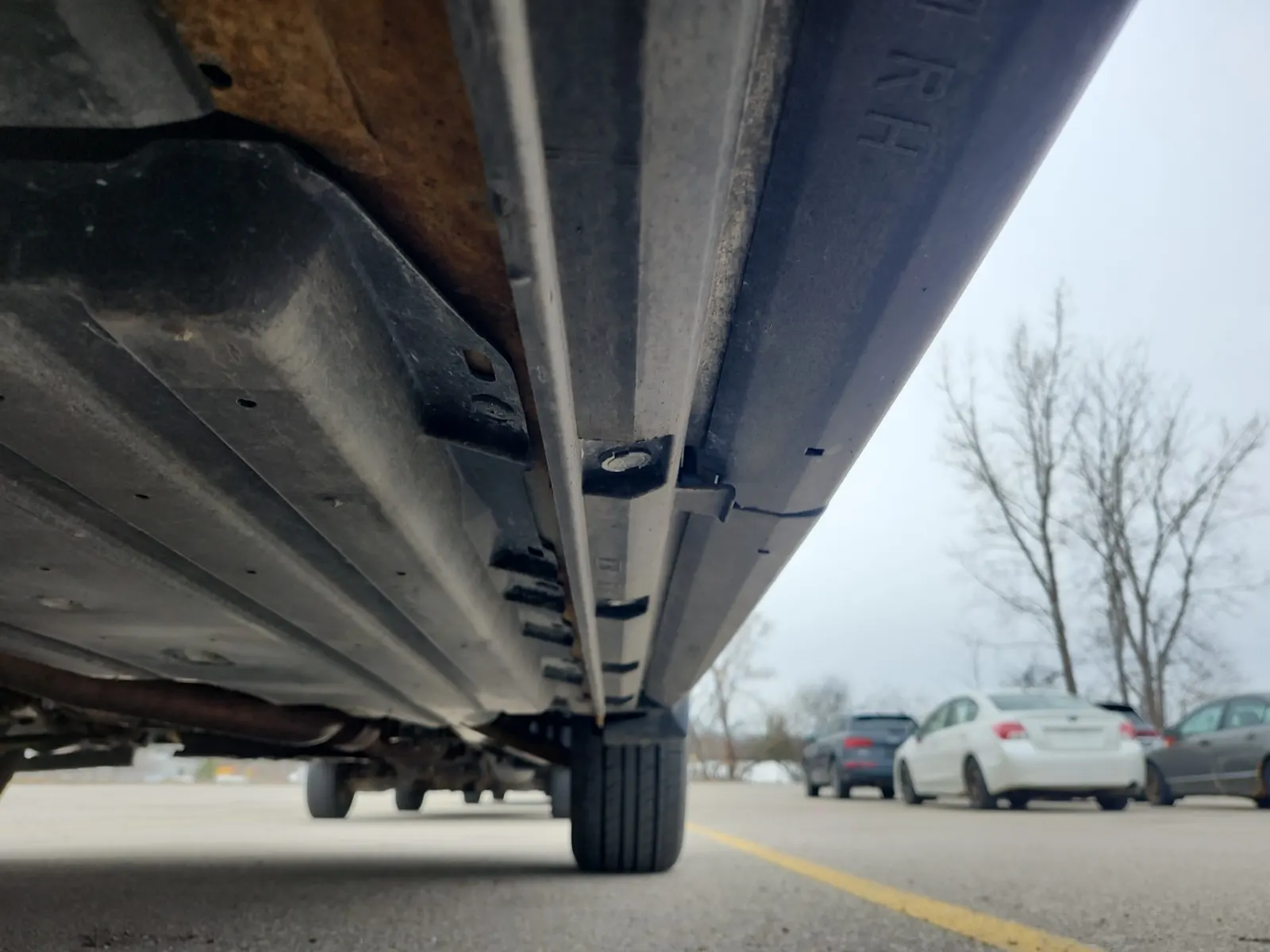 Undercarriage - Passenger Photo