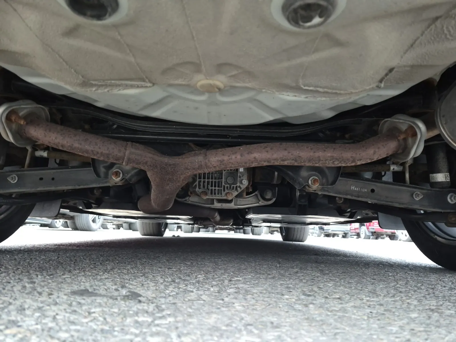 Undercarriage - Rear Photo