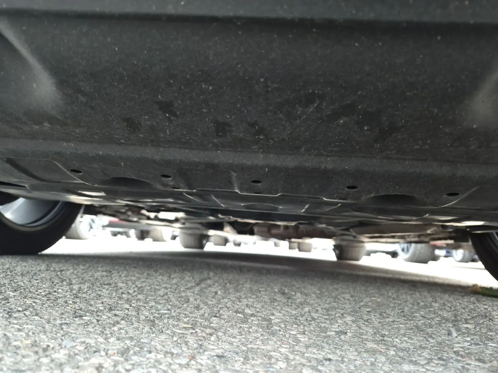 Undercarriage - Front Photo