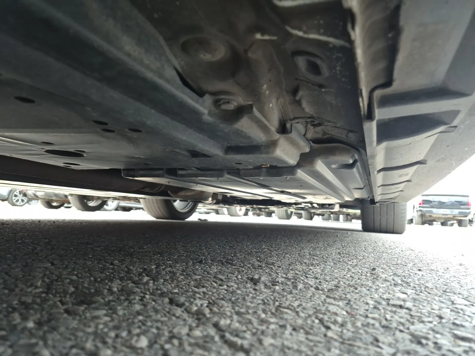 Undercarriage - Passenger Photo