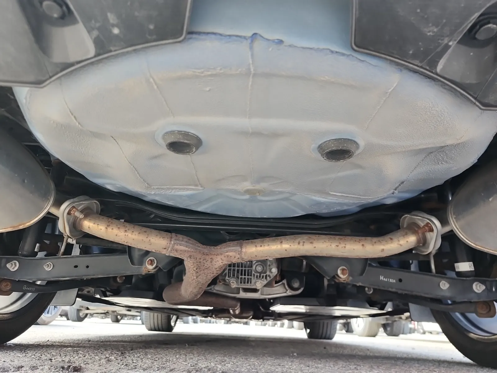Undercarriage - Rear Photo
