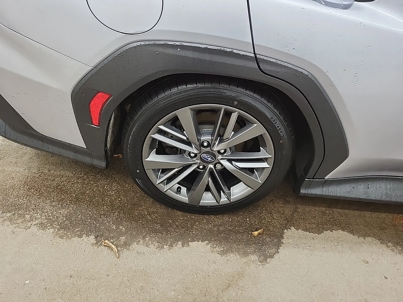 Right Rear Wheel/Tire Photo