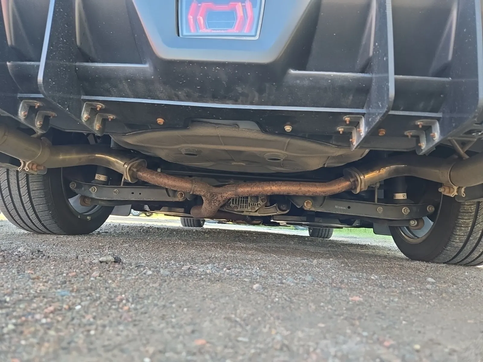 Undercarriage - Rear Photo