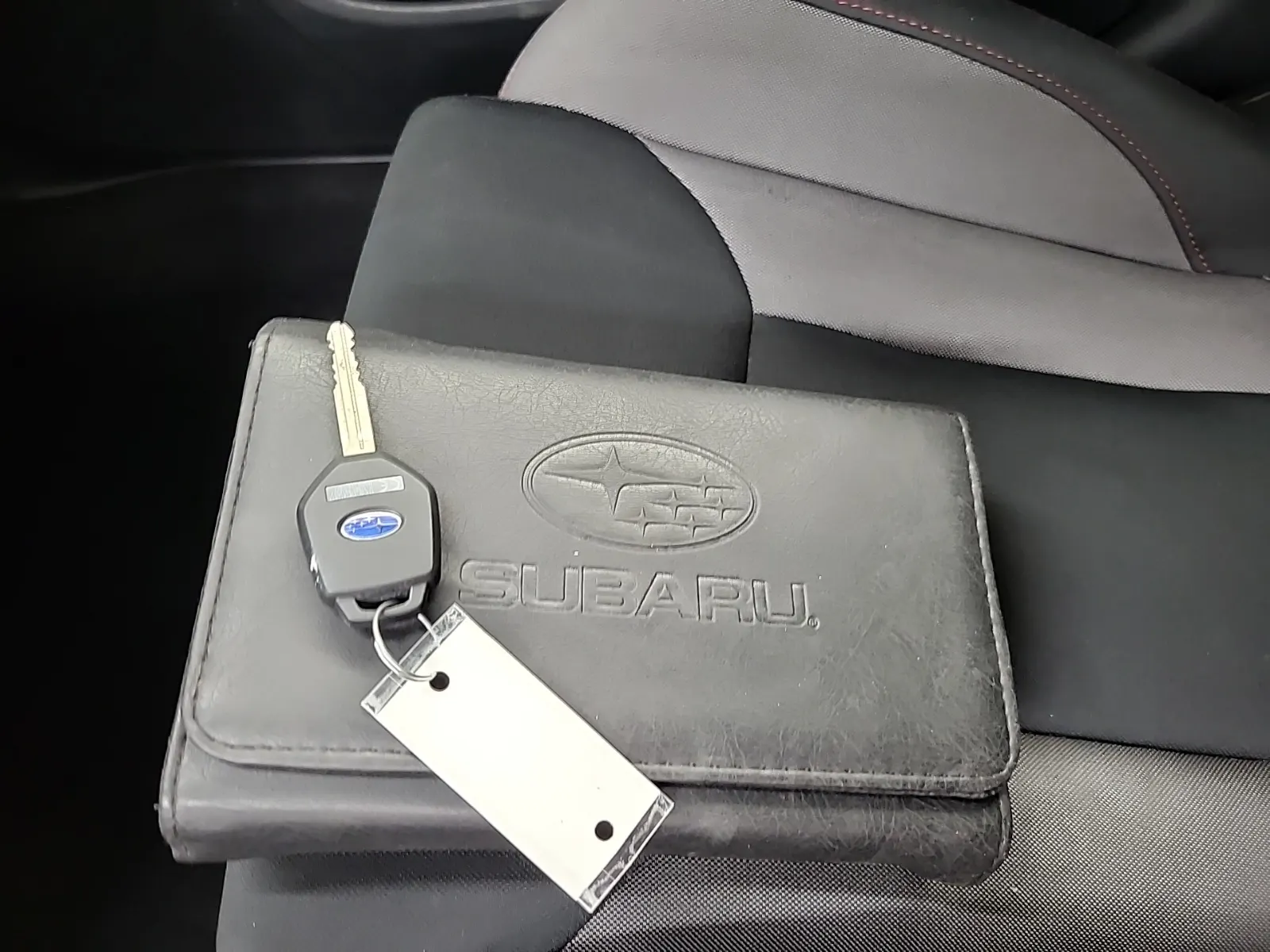 Keys/Fobs/Manual Photo