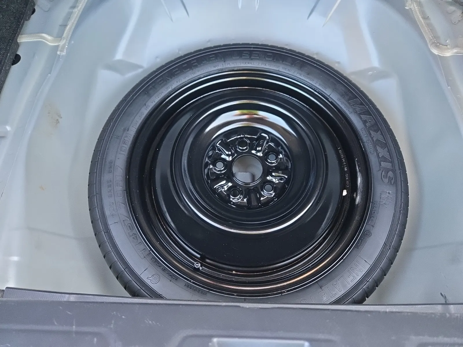 Spare Tire & Wheel Photo