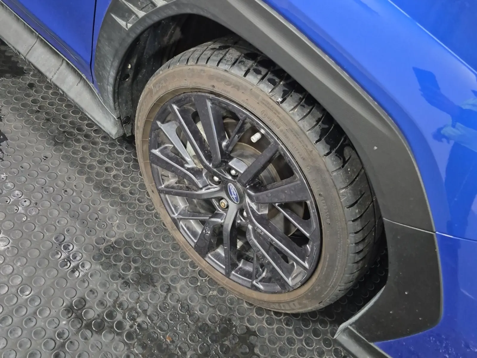 Right Front Wheel/Tire Photo