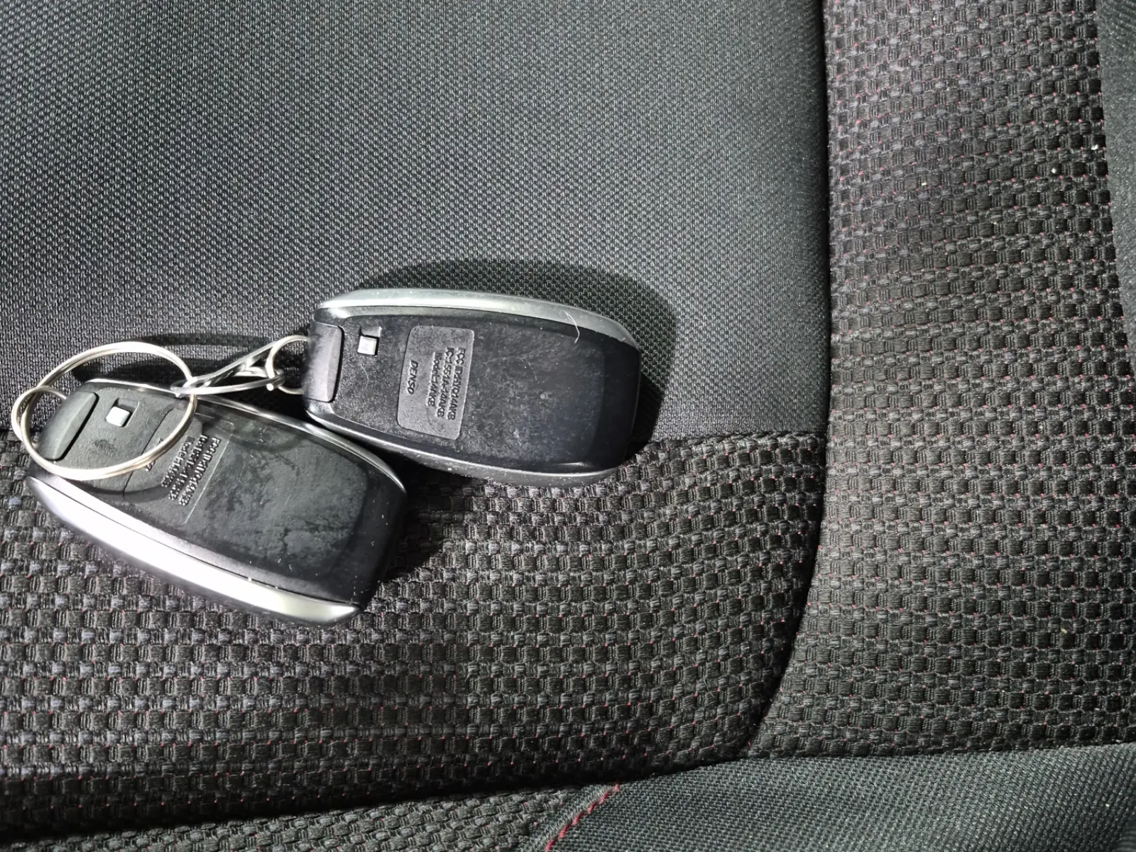 Keys/Fobs/Manual Photo