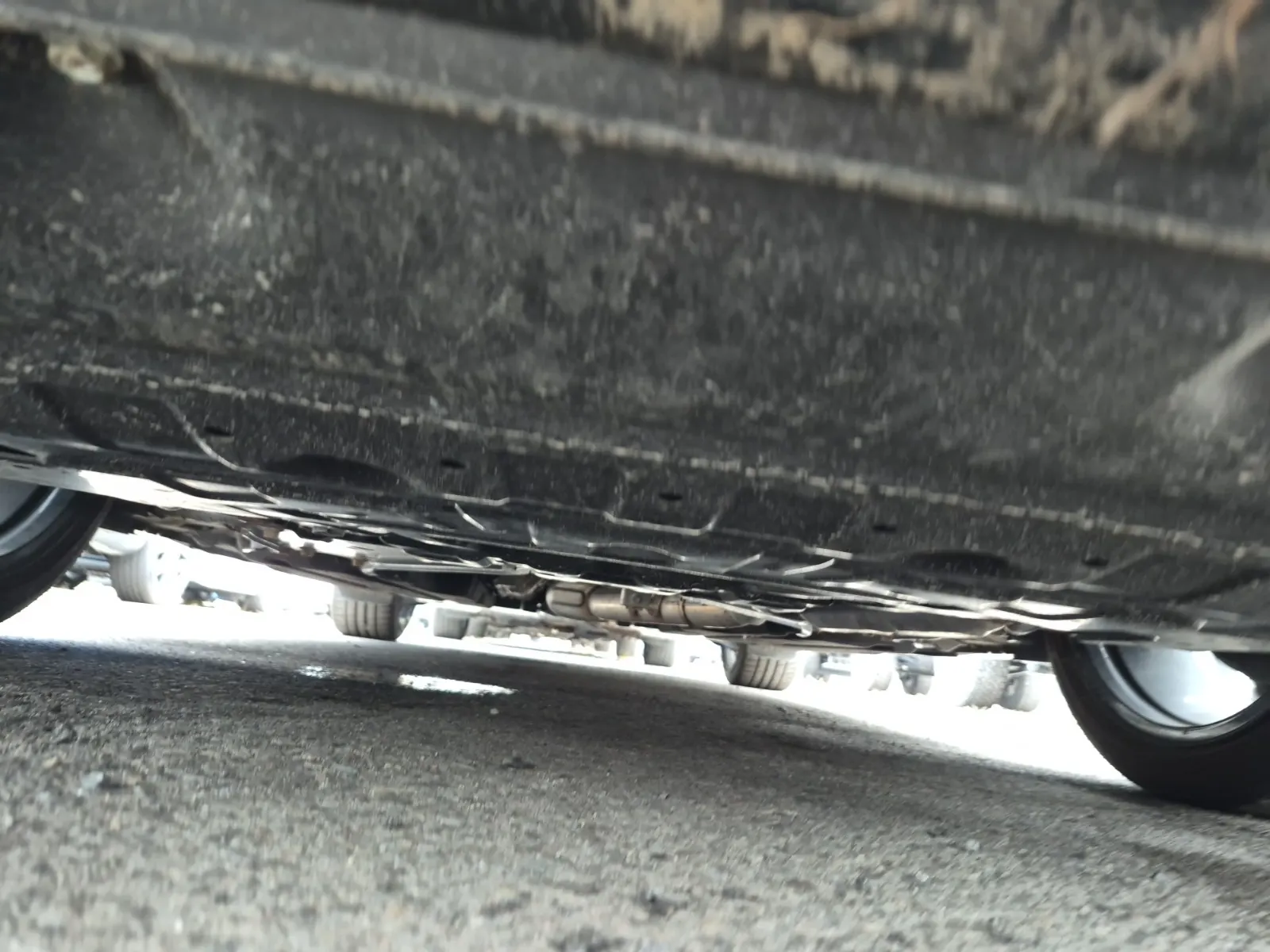 Undercarriage - Front Photo