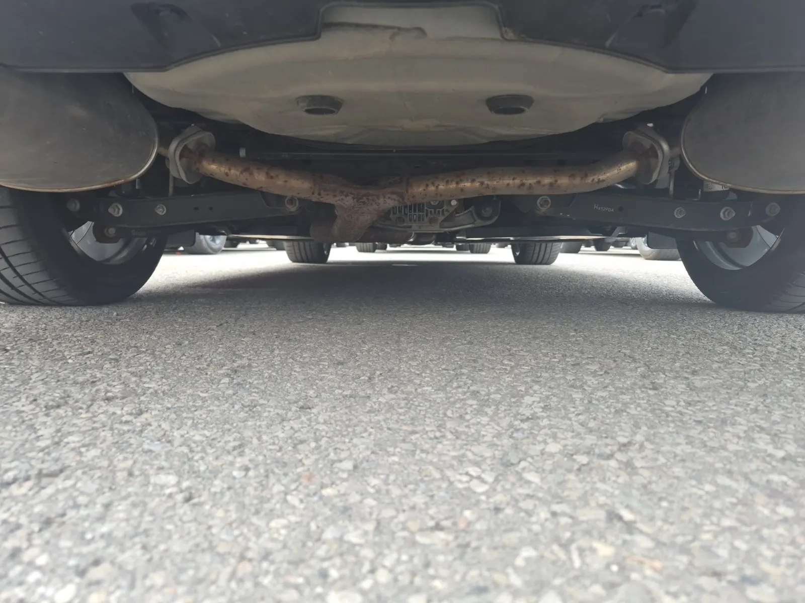 Undercarriage - Rear Photo