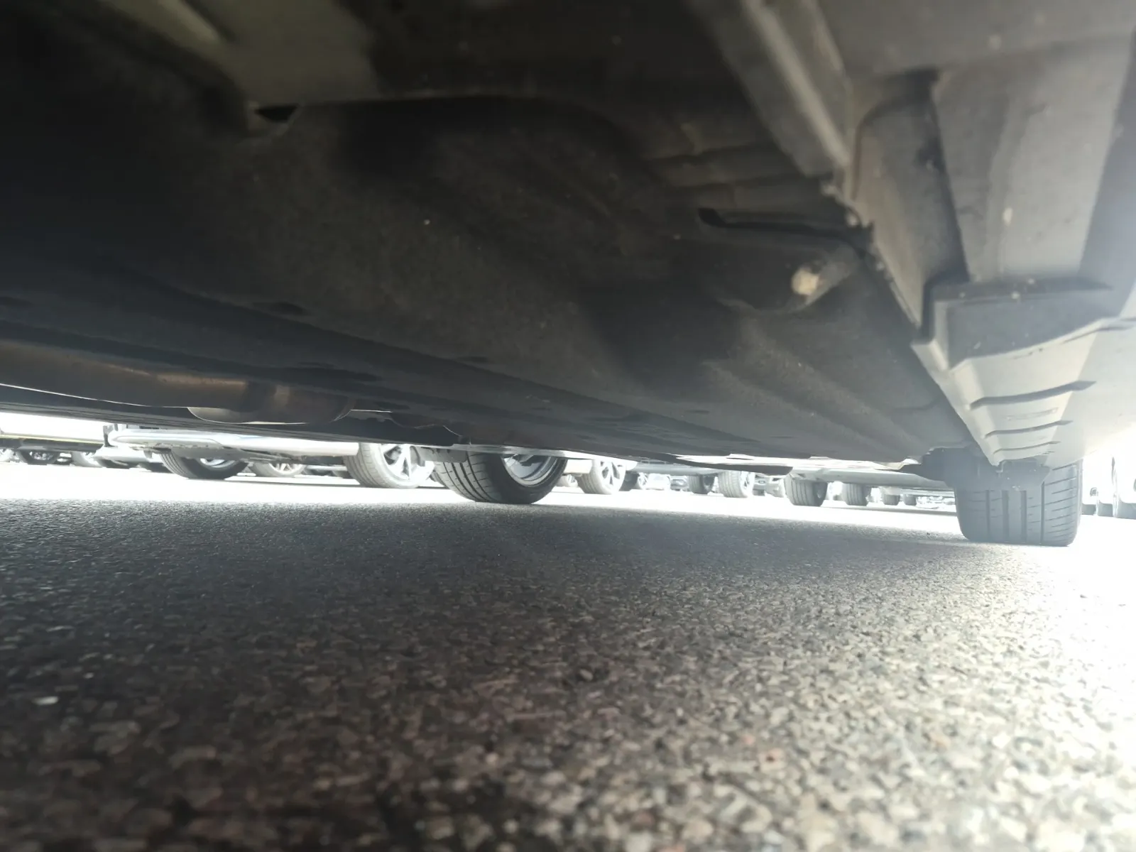 Undercarriage - Driver Photo