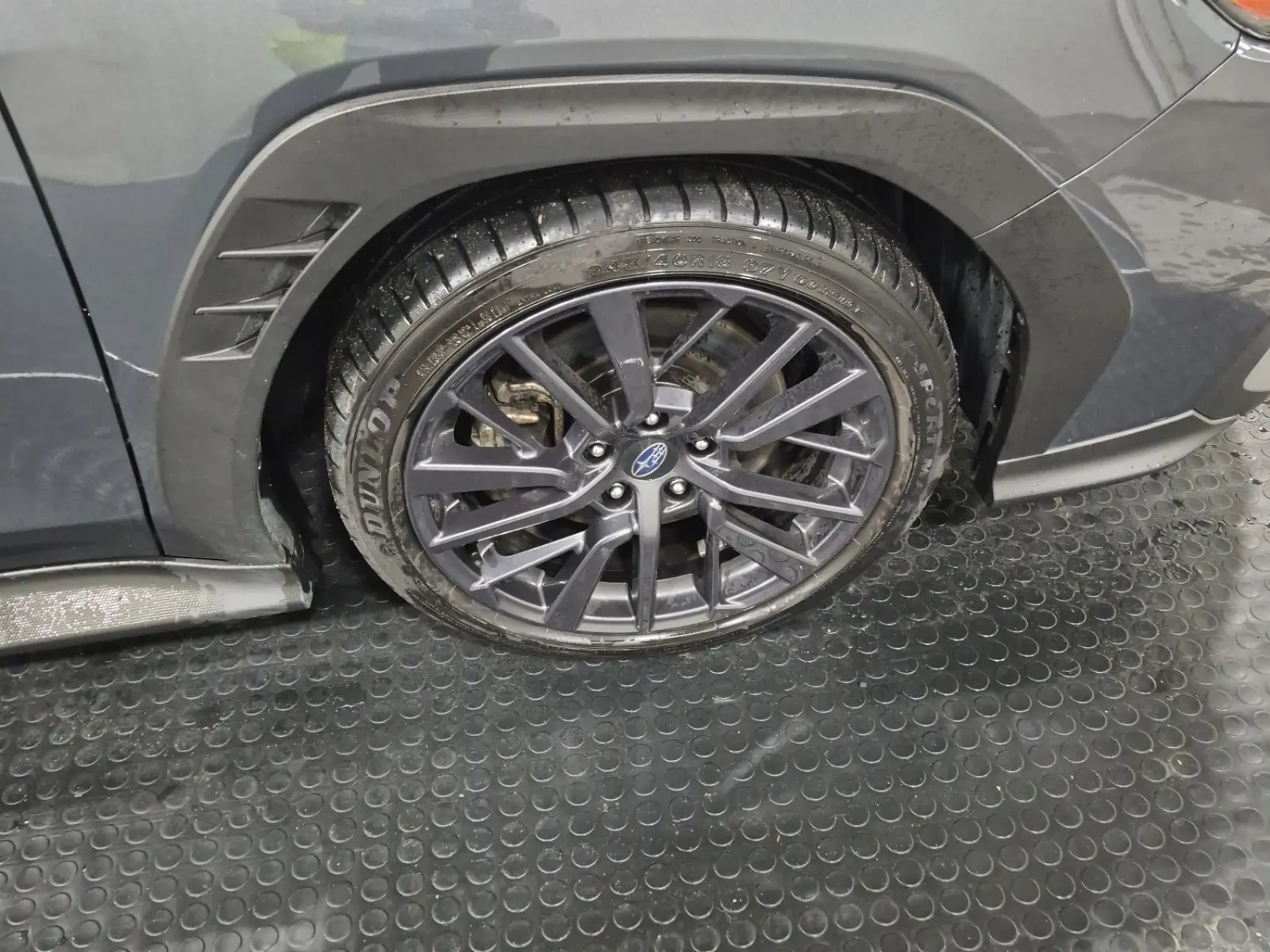 Right Front Wheel/Tire Photo