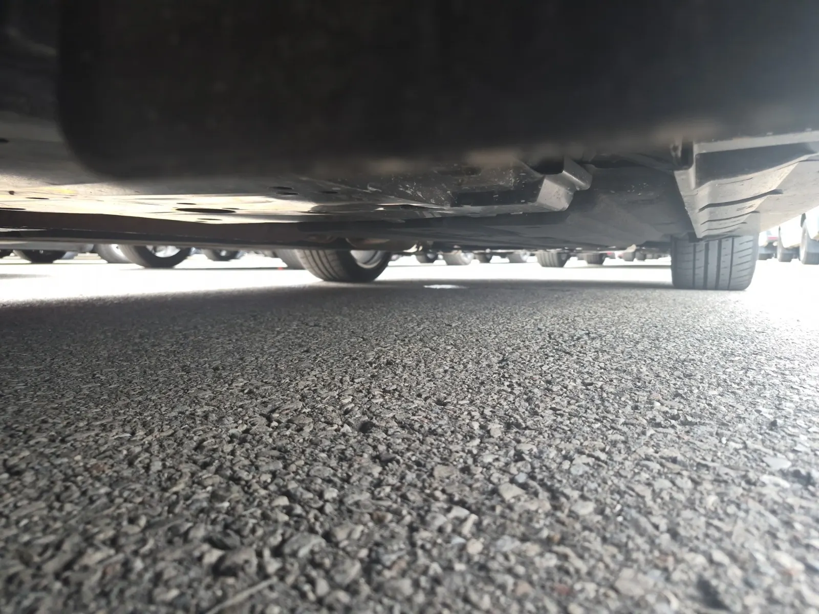 Undercarriage - Passenger Photo