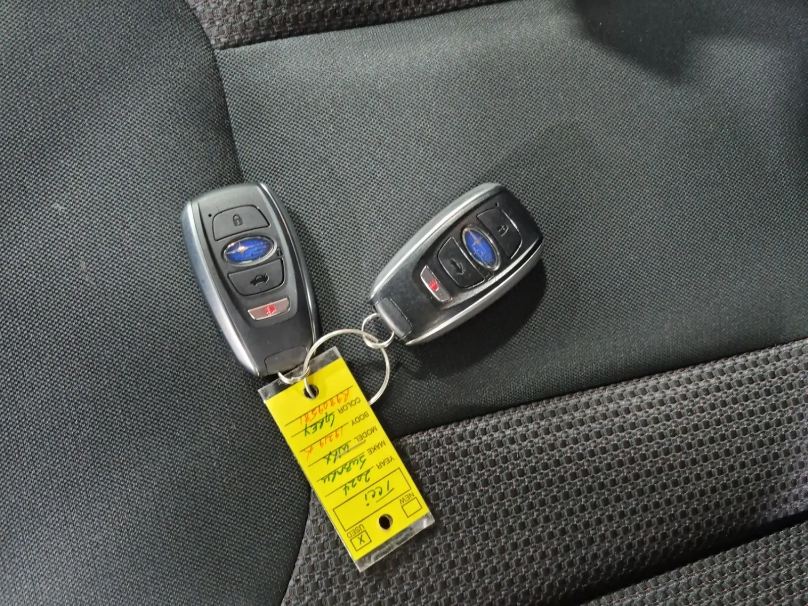 Keys/Fobs/Manual Photo