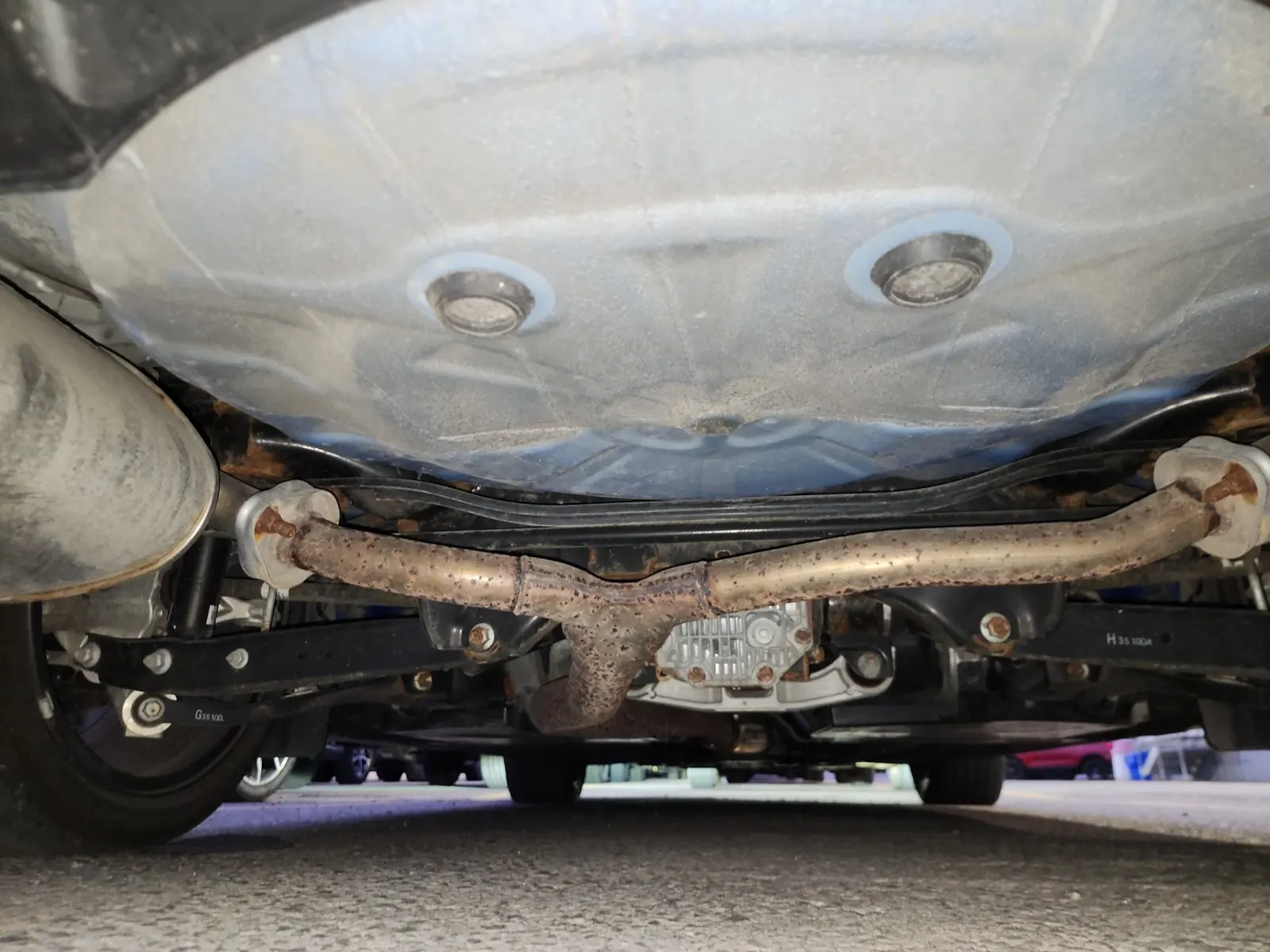 Undercarriage - Rear Photo