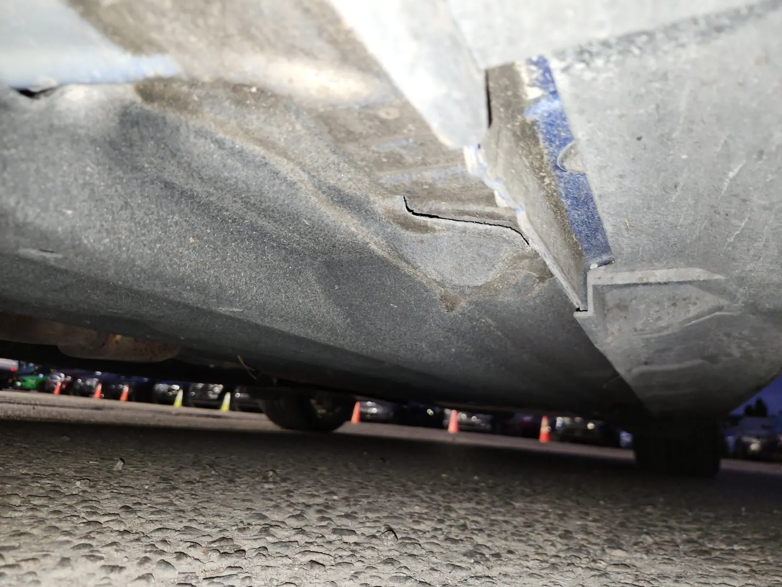 Undercarriage - Driver Photo