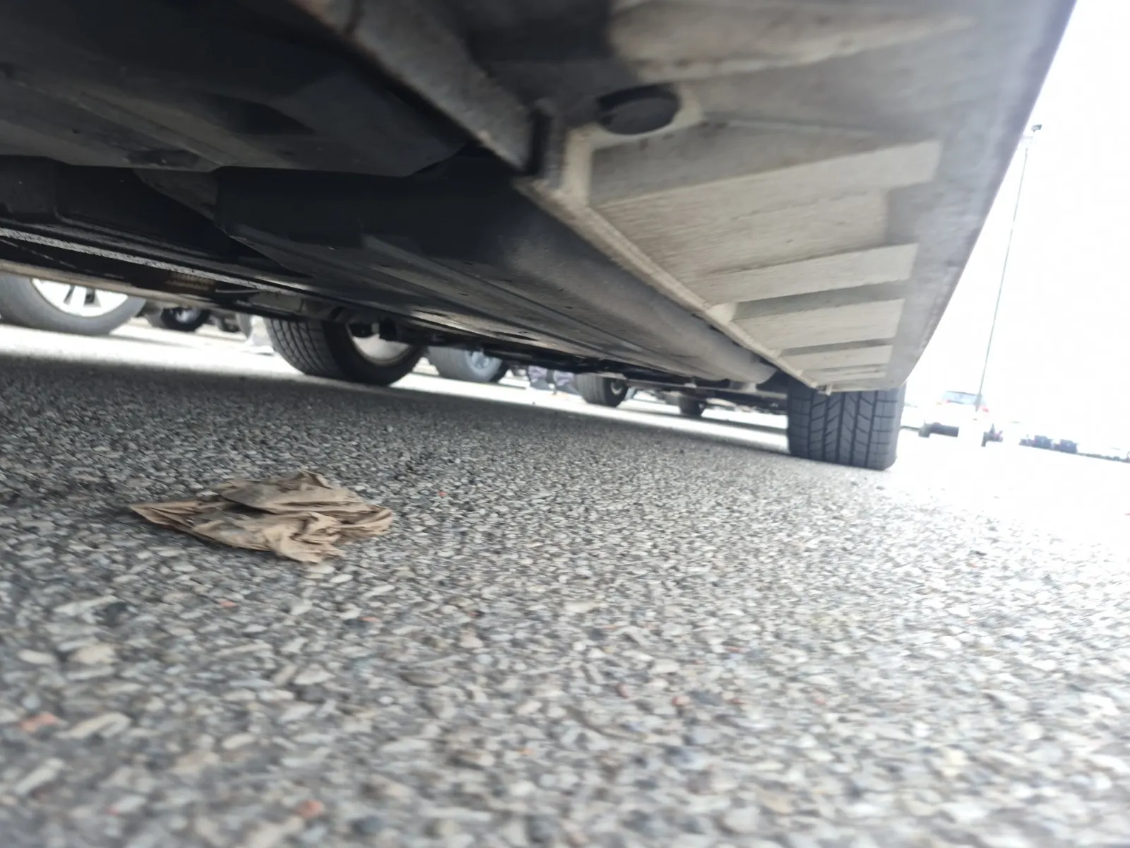 Undercarriage - Passenger Photo