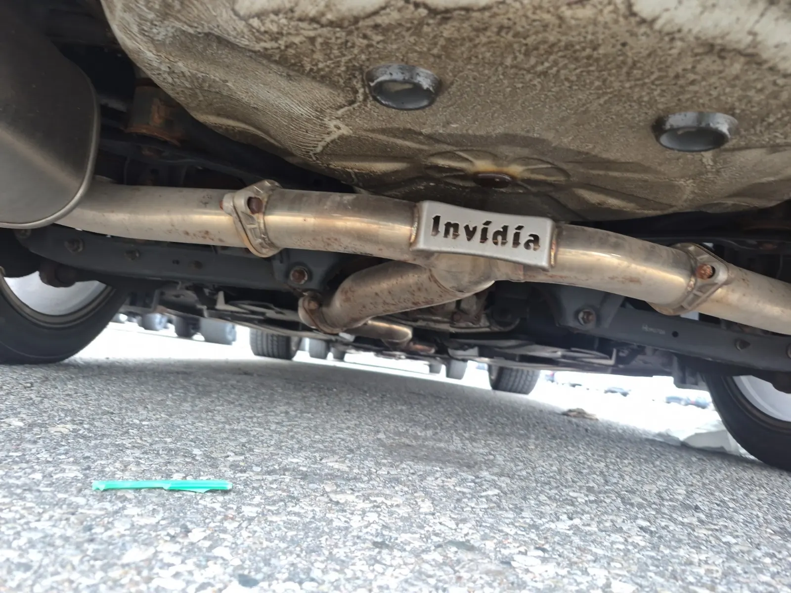 Undercarriage - Rear Photo