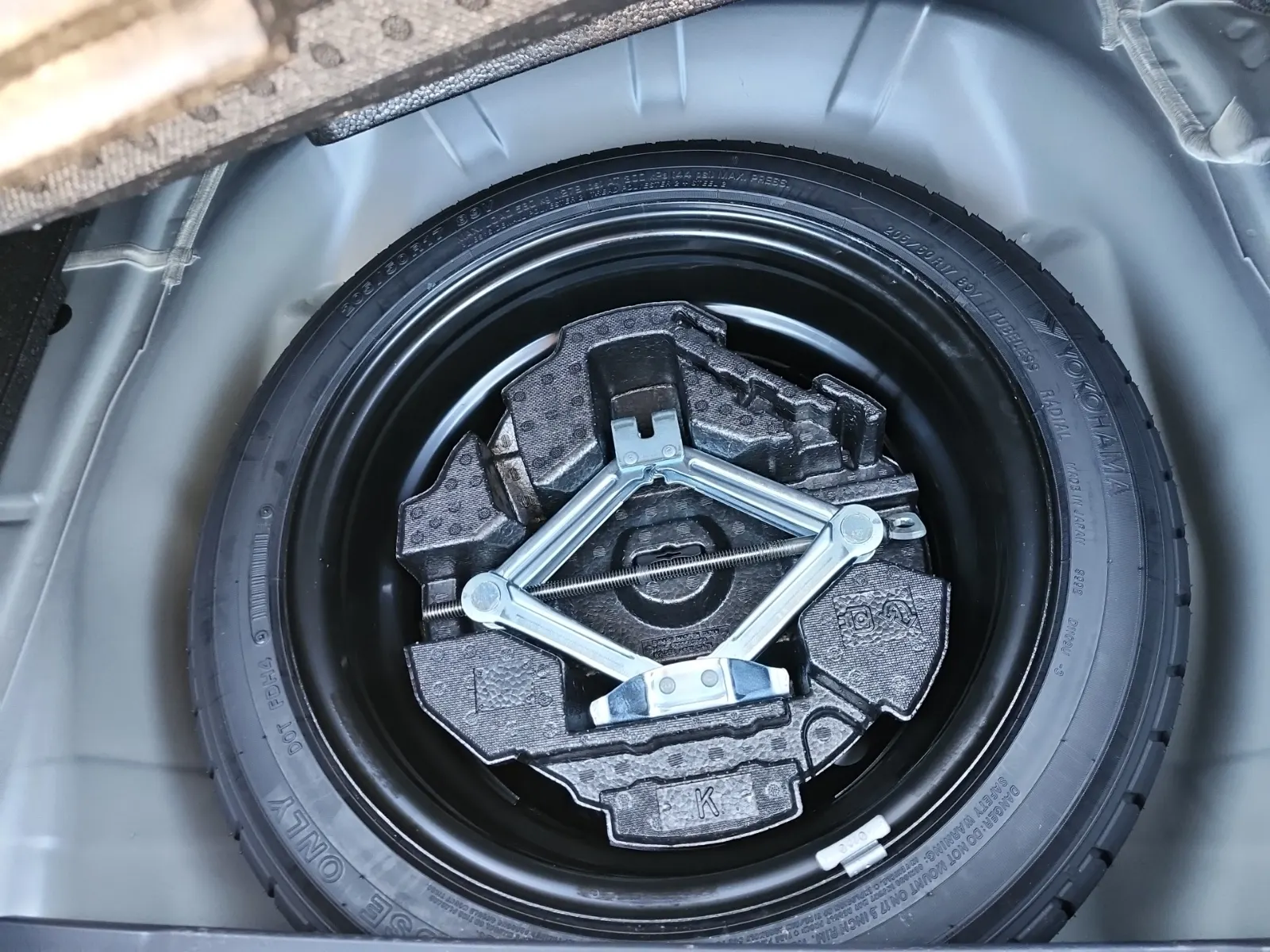 Spare Tire & Wheel Photo