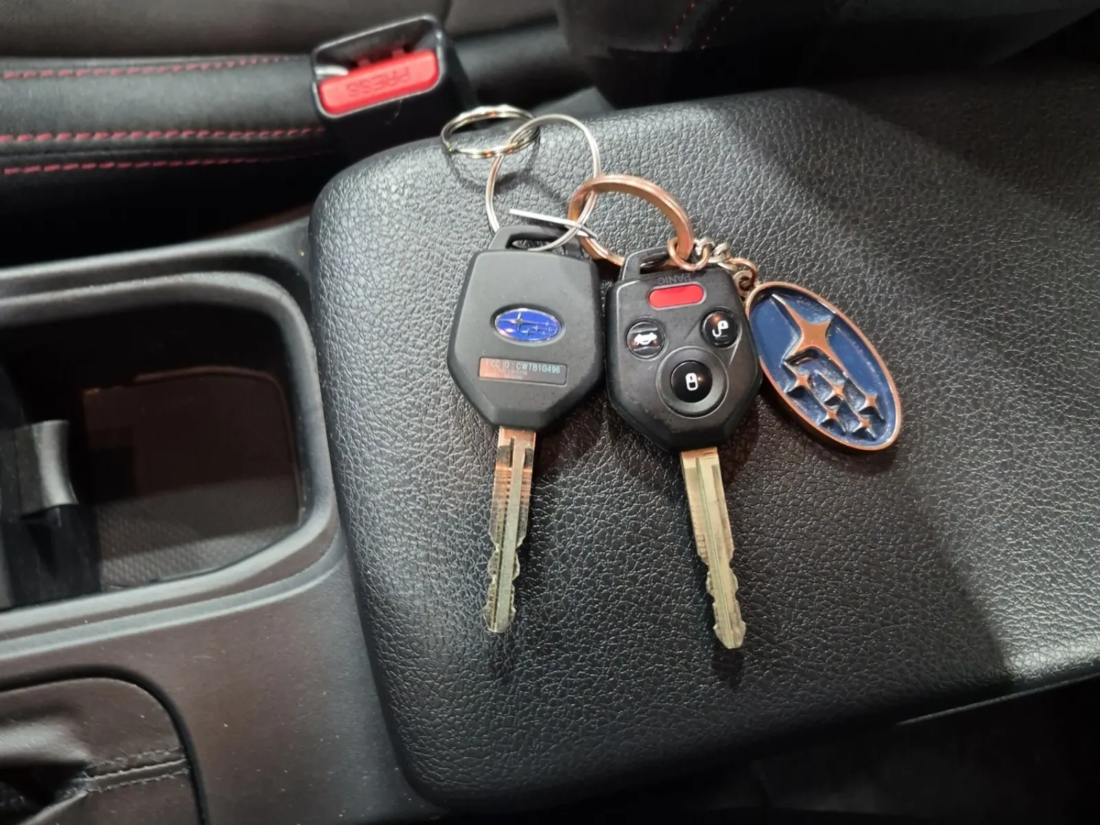Keys/Fobs/Manual Photo