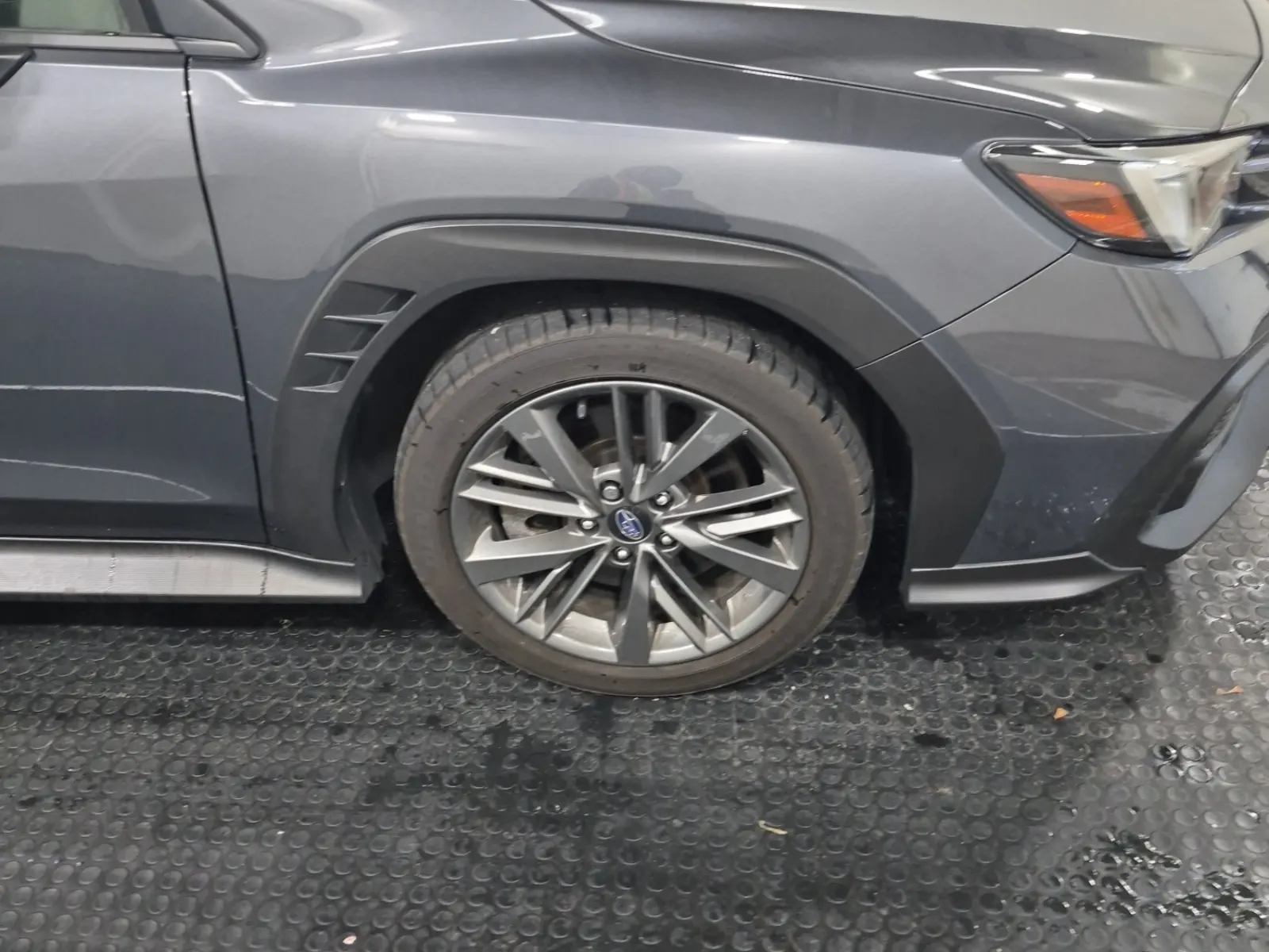 Right Front Wheel/Tire Photo