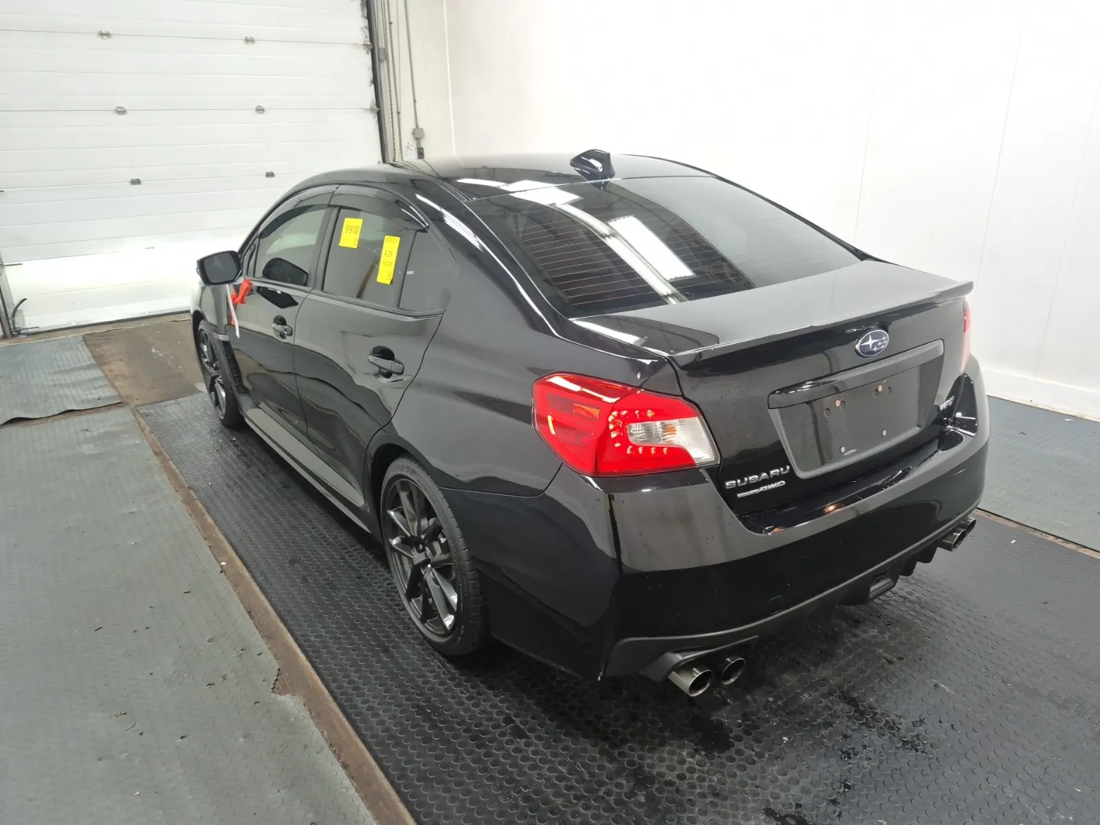 Driver Rear 3/4 Photo