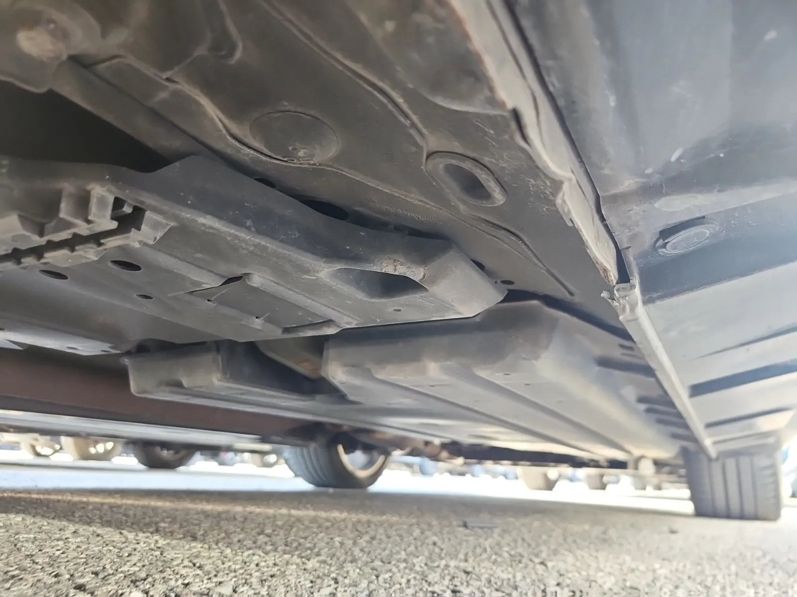 Undercarriage - Passenger Photo