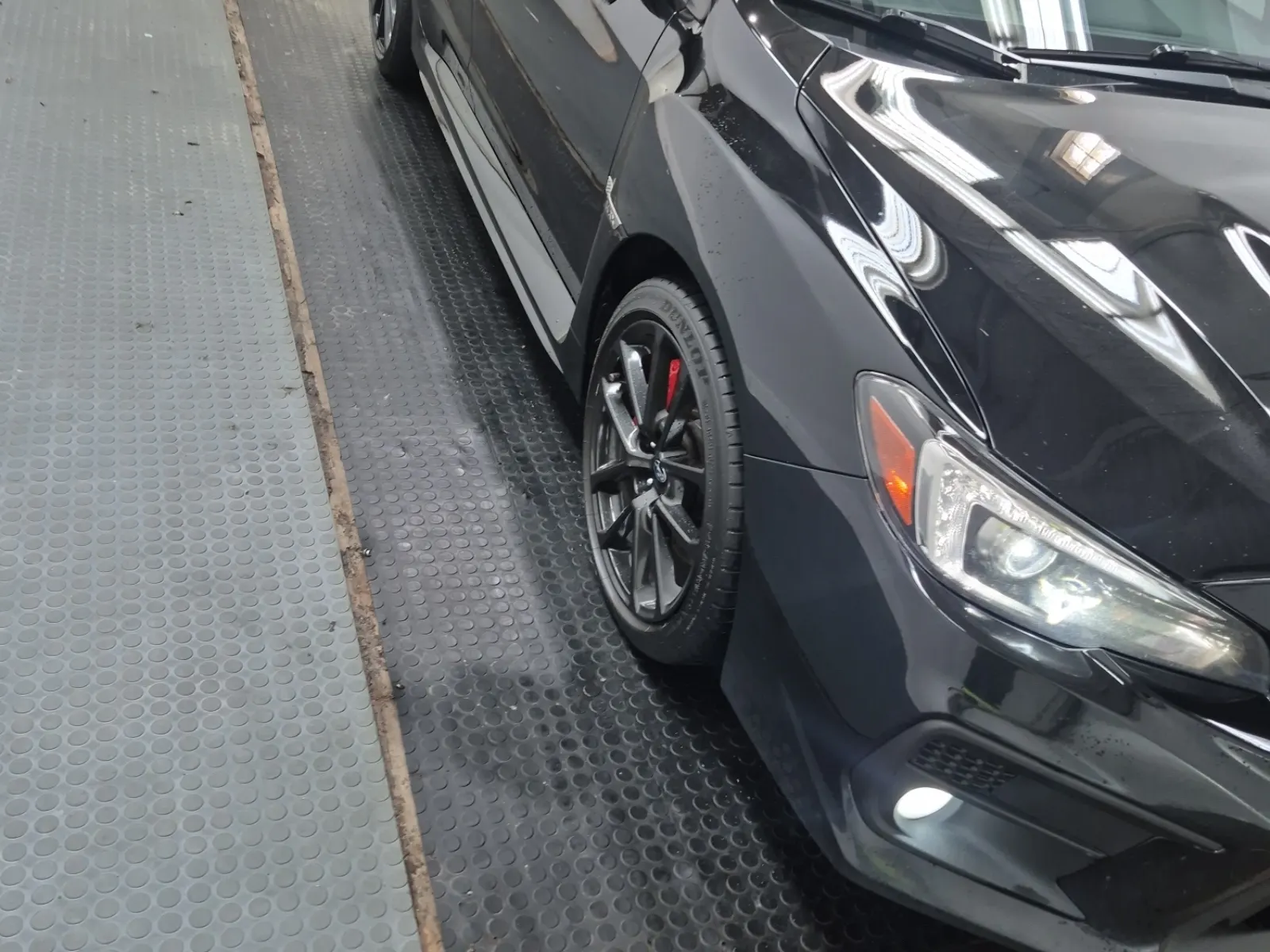 Right Front Wheel/Tire Photo