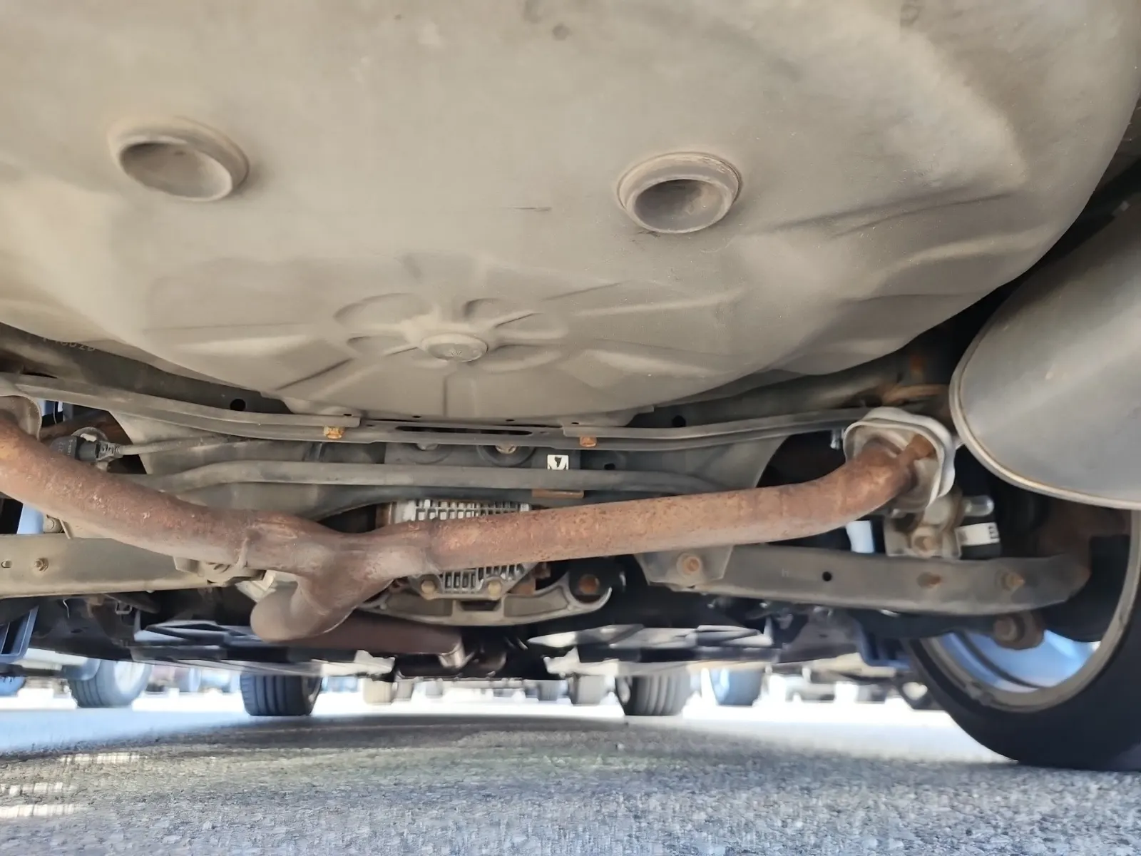 Undercarriage - Rear Photo