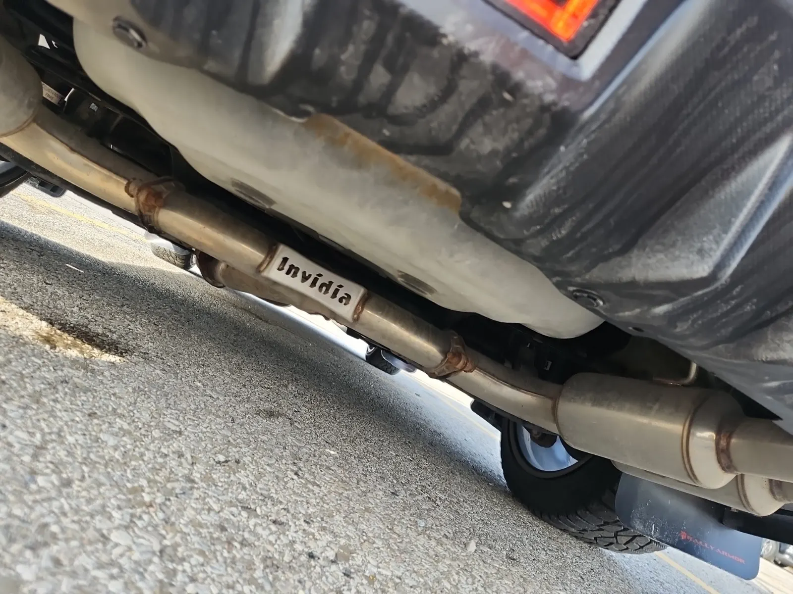 Undercarriage - Rear Photo