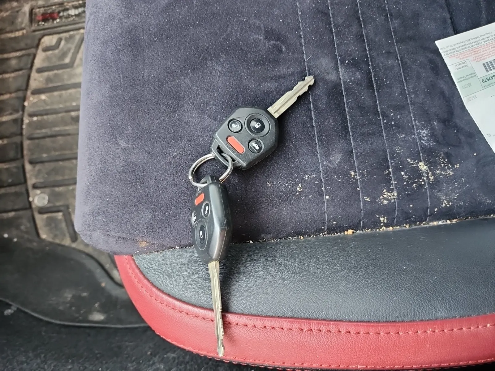 Keys/Fobs/Manual Photo