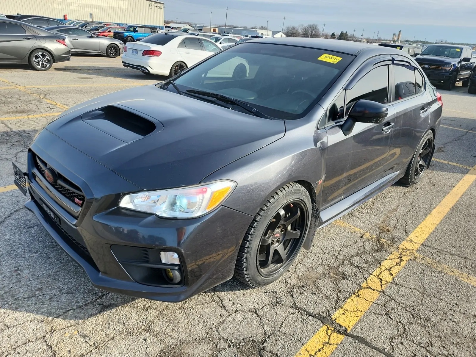Front driver 3/4 photo