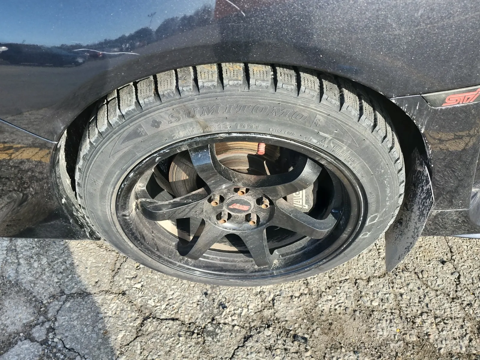 Front driver wheel/tire photo