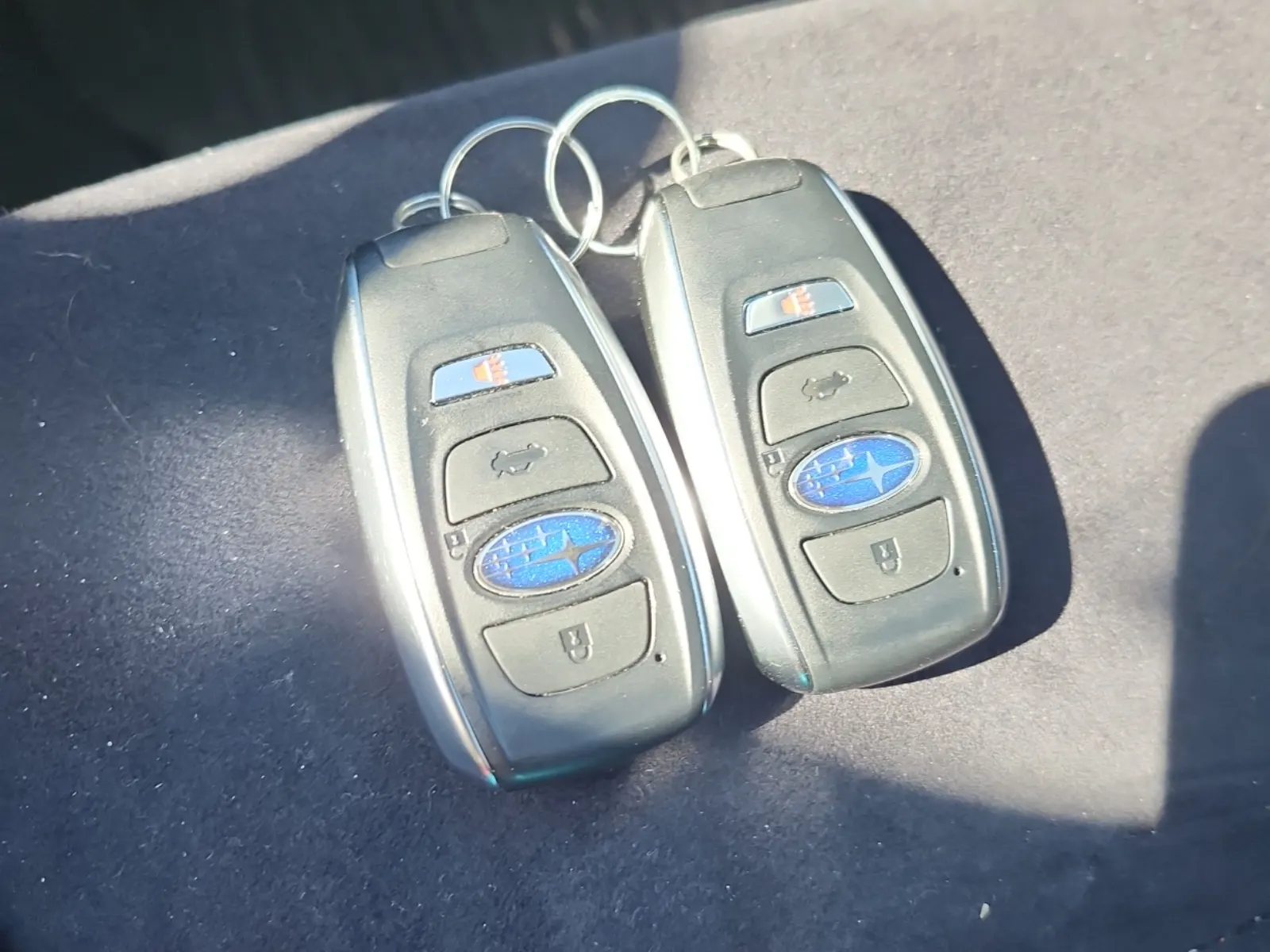 Keys/Fobs/Manual Photo