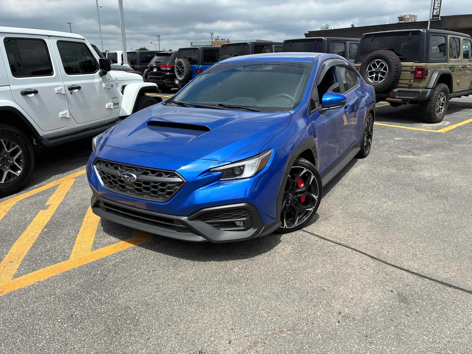 3/4 Front (Main image)
