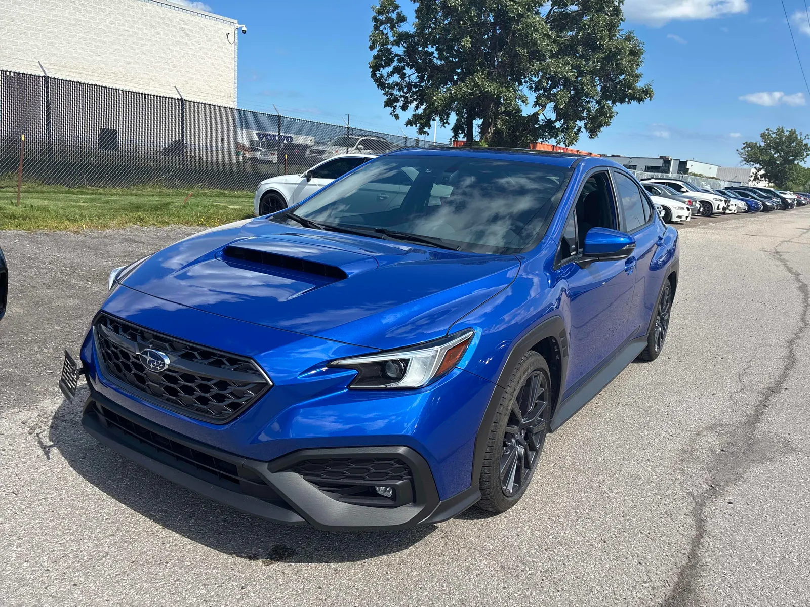 3/4 Front (Main image)
