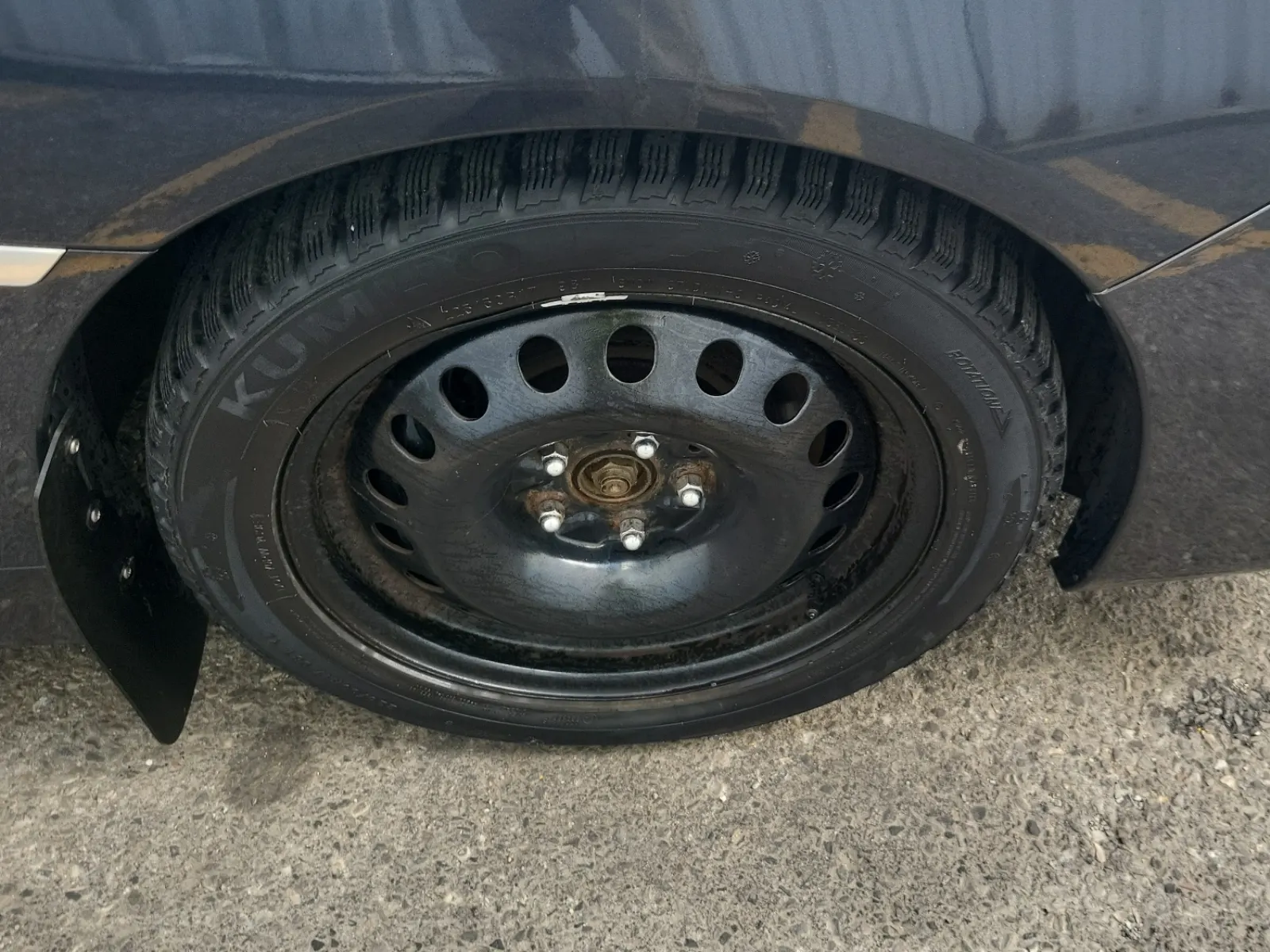 Right Front Wheel/Tire Photo