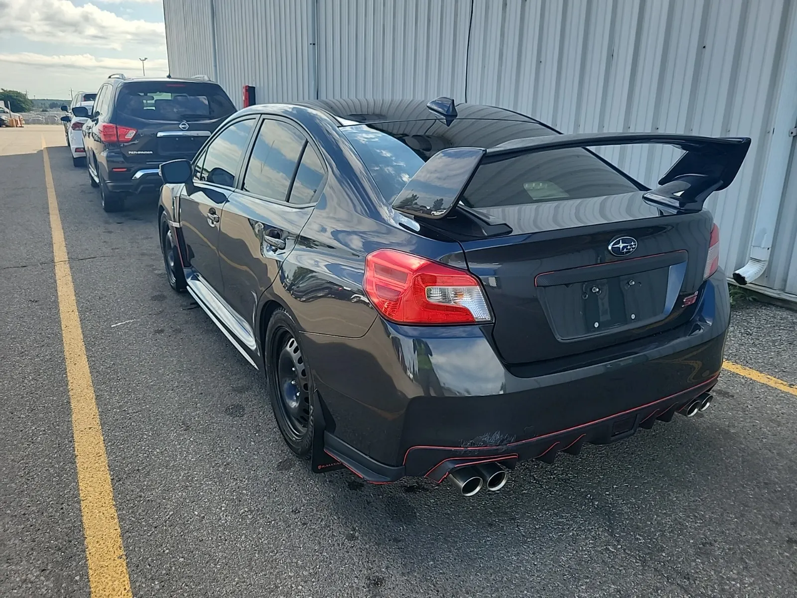 Driver Rear 3/4 Photo