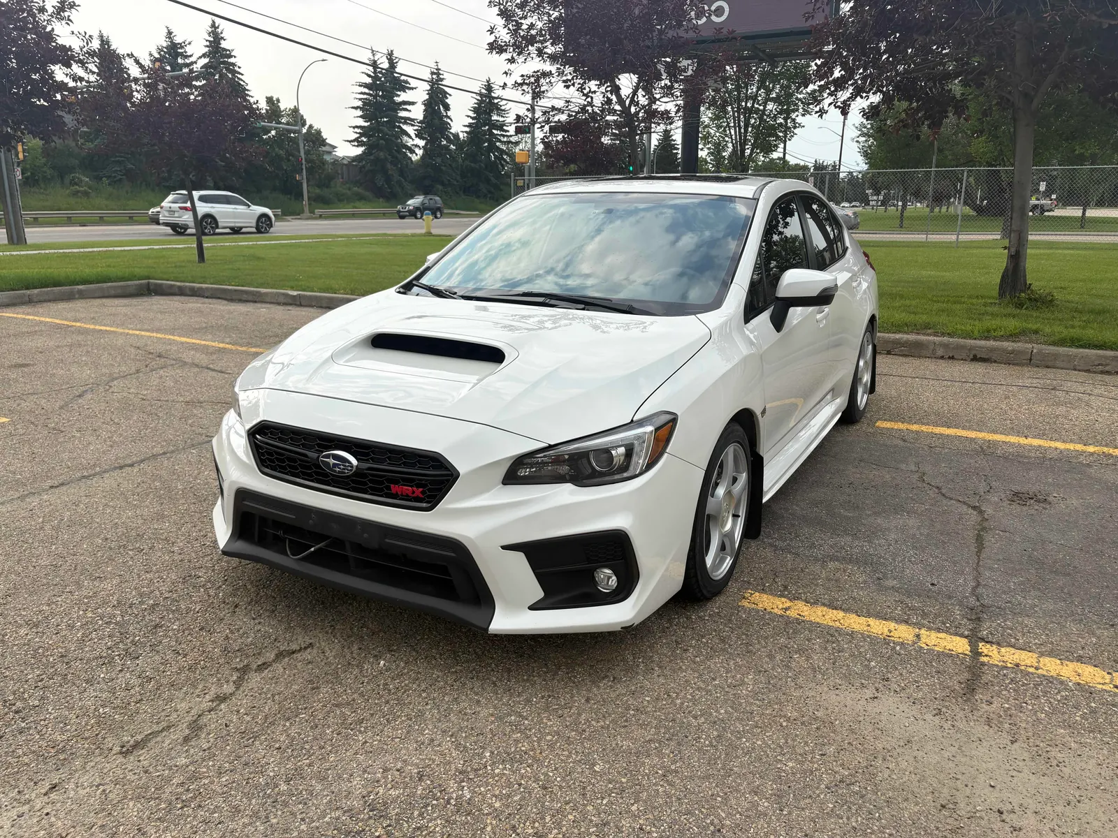 3/4 Front (Main image)