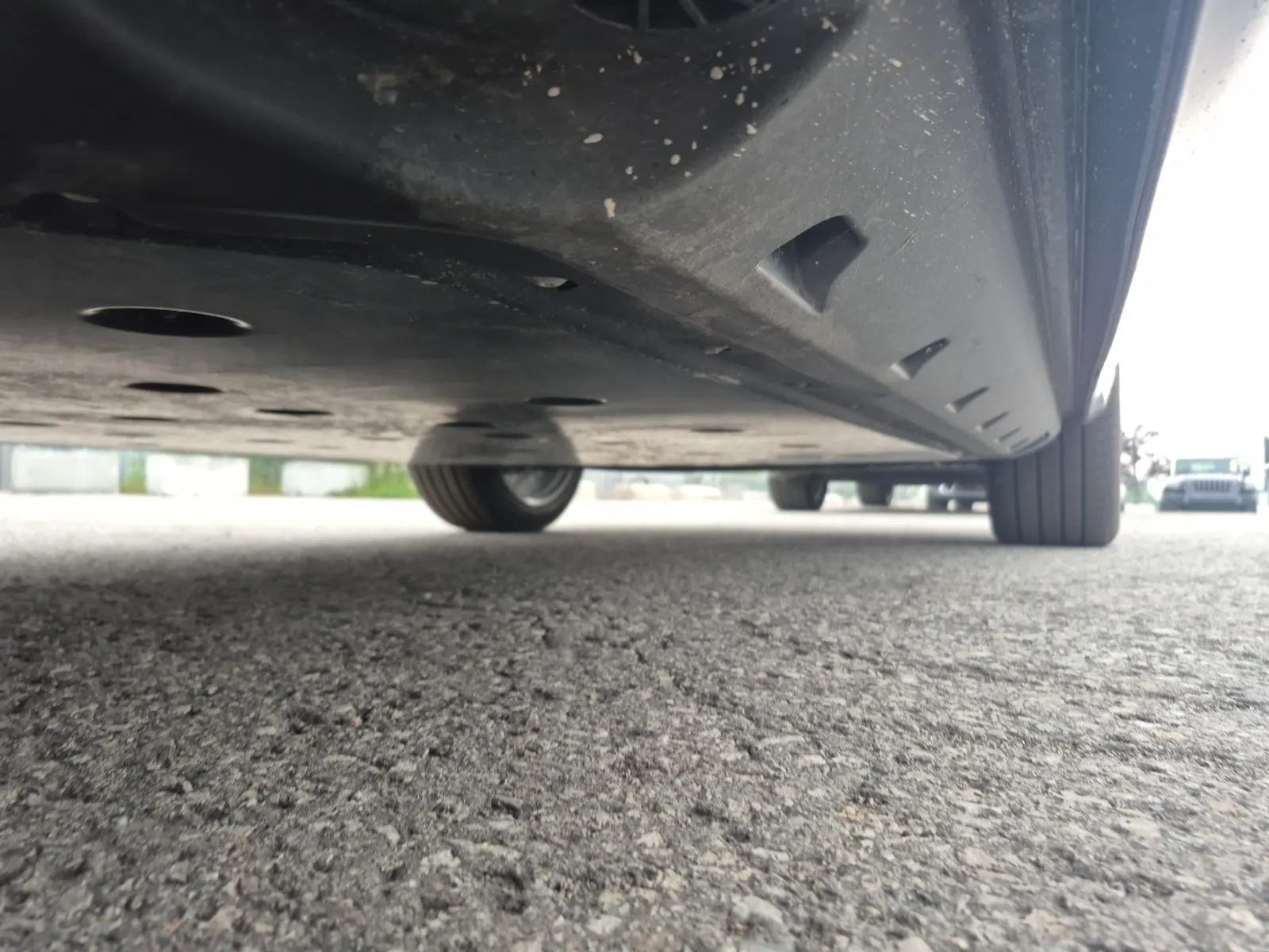 Undercarriage - Driver Photo