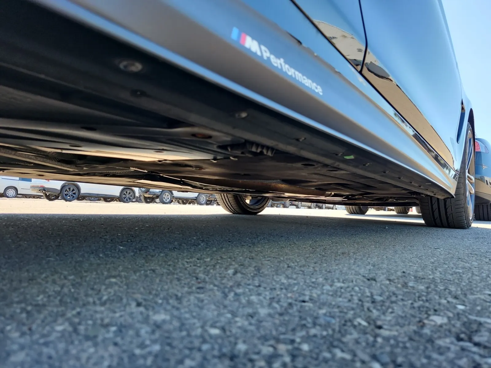 Undercarriage - Passenger Photo