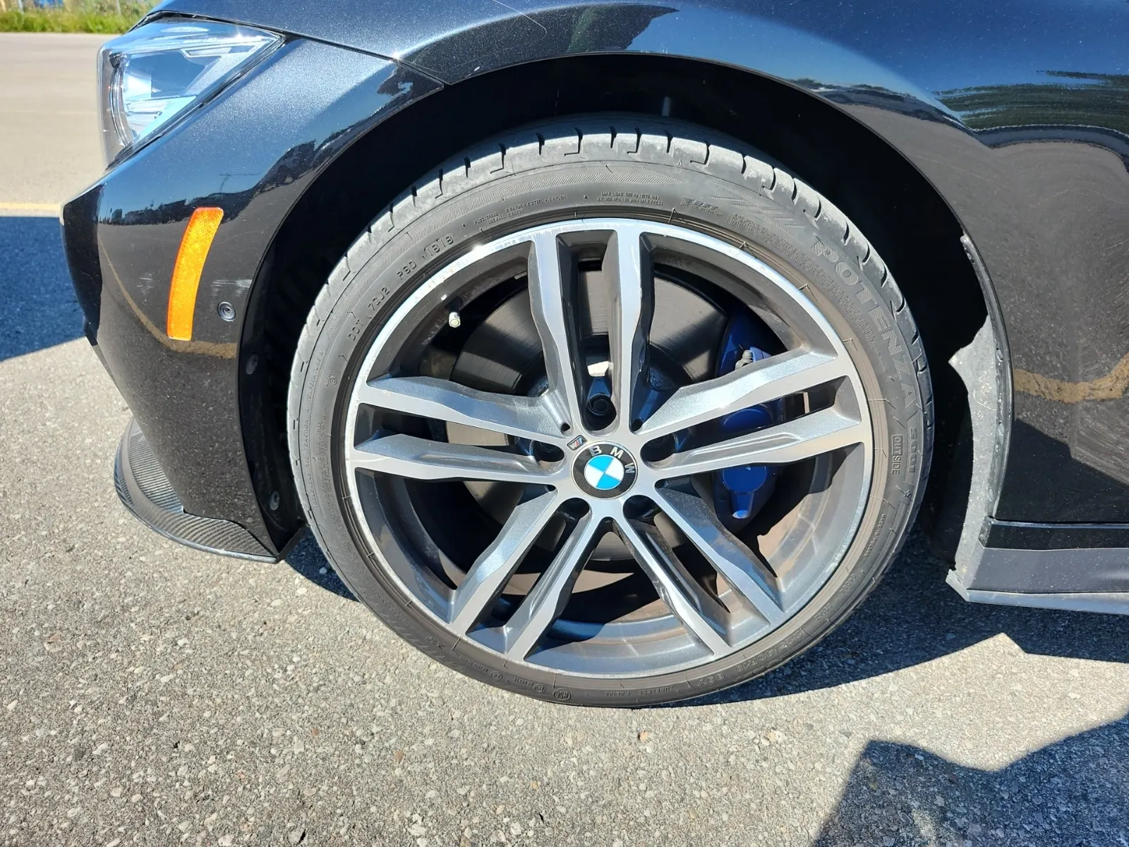Front driver wheel/tire photo