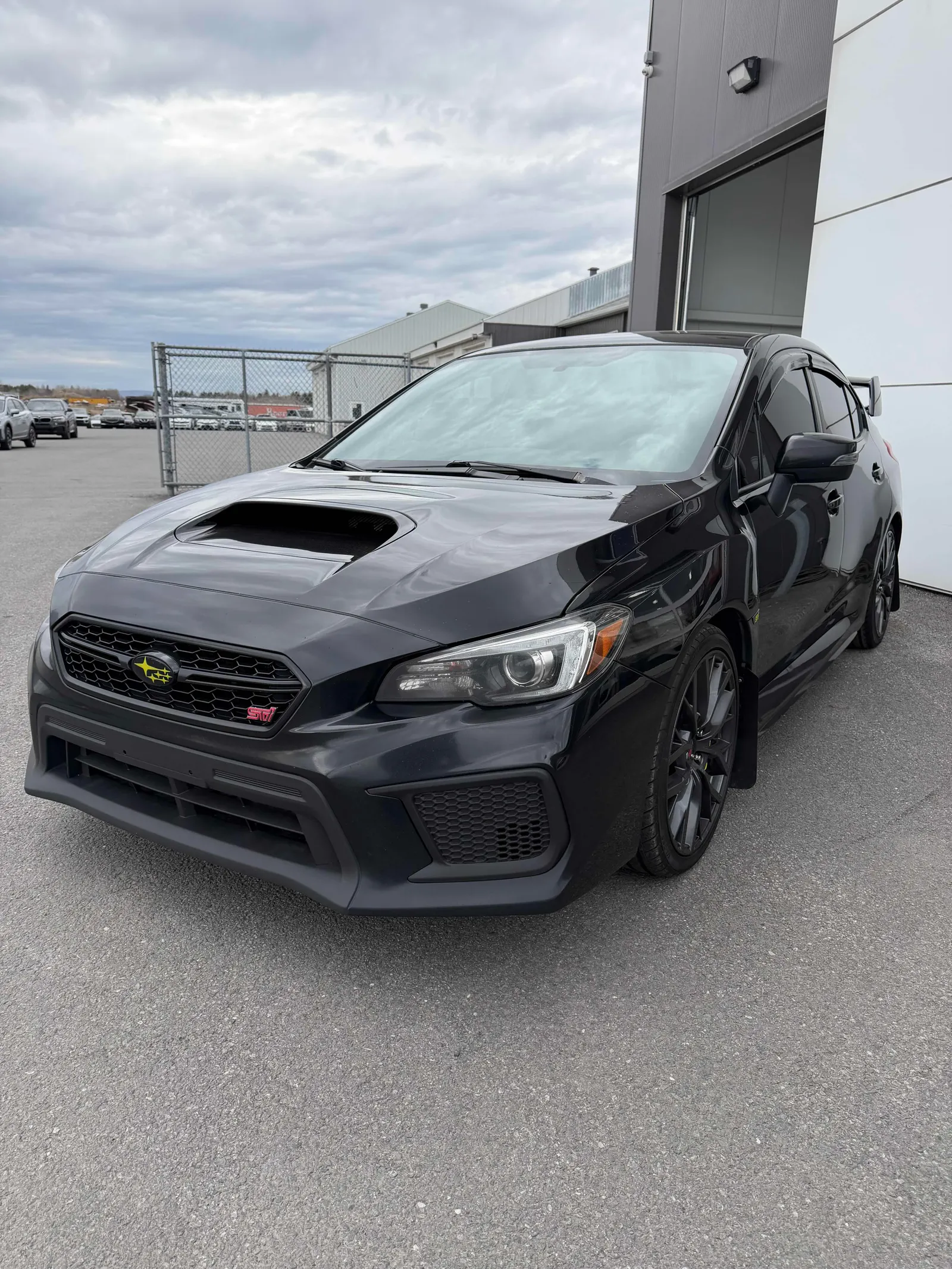 3/4 Front (Main image)