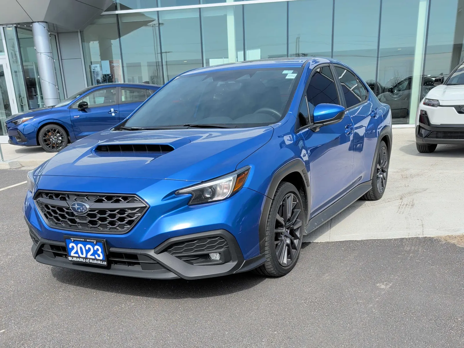 3/4 Front (Main image)