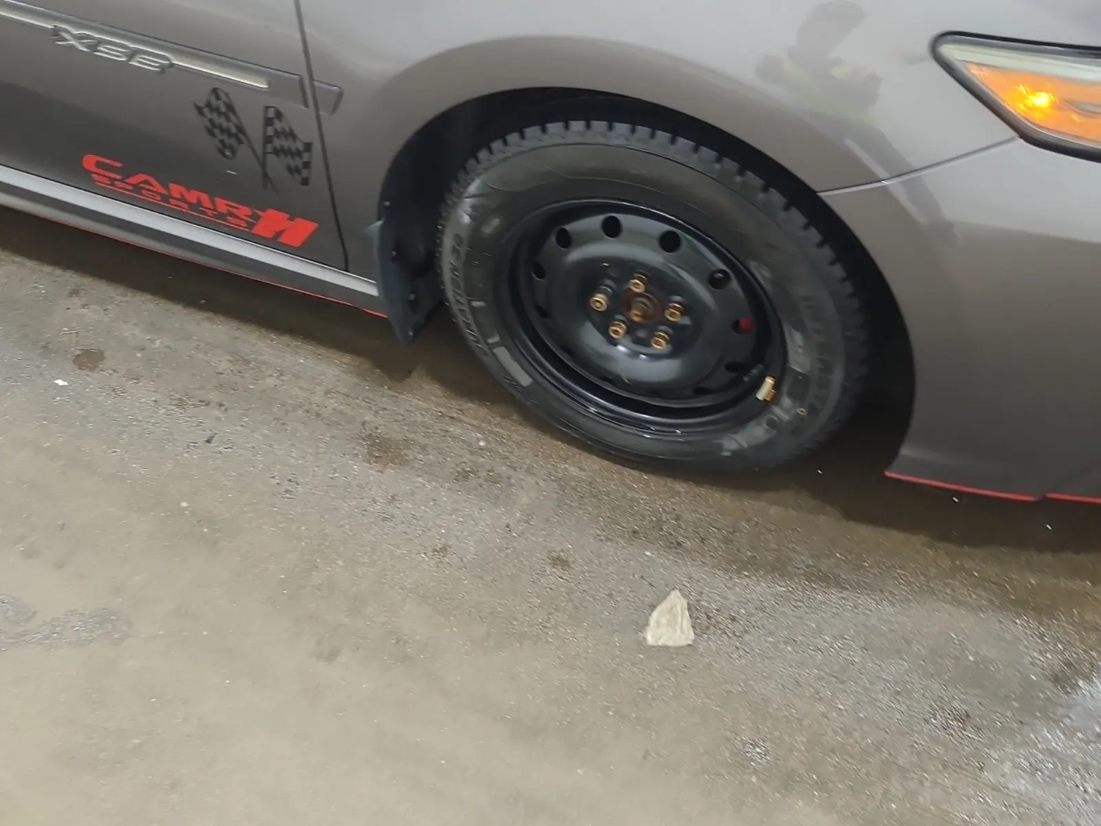 Right Front Wheel/Tire Photo