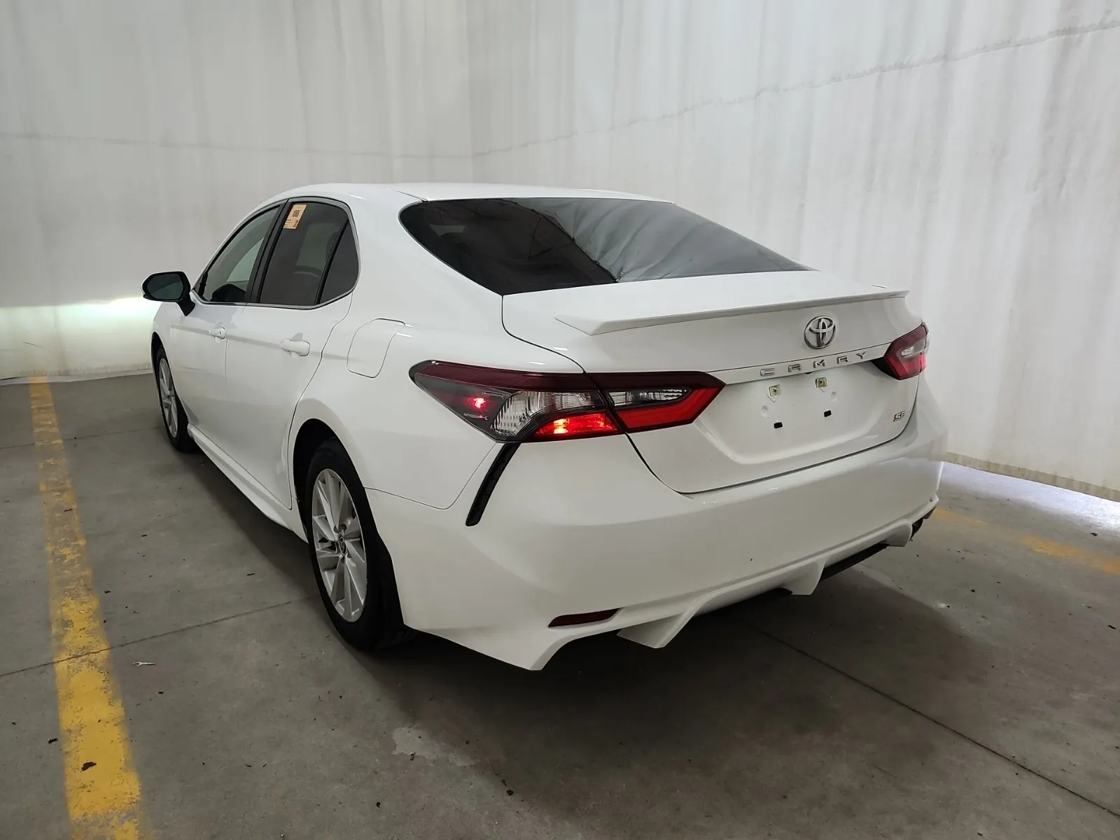 Driver Rear 3/4 Photo